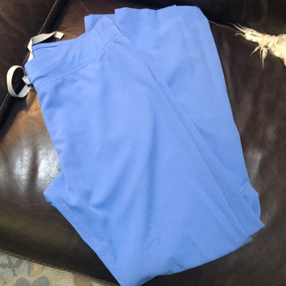 Size S ceil blue Fig scrub set